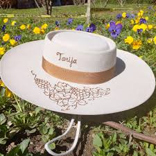 Sombrero chapaco de ala mediana