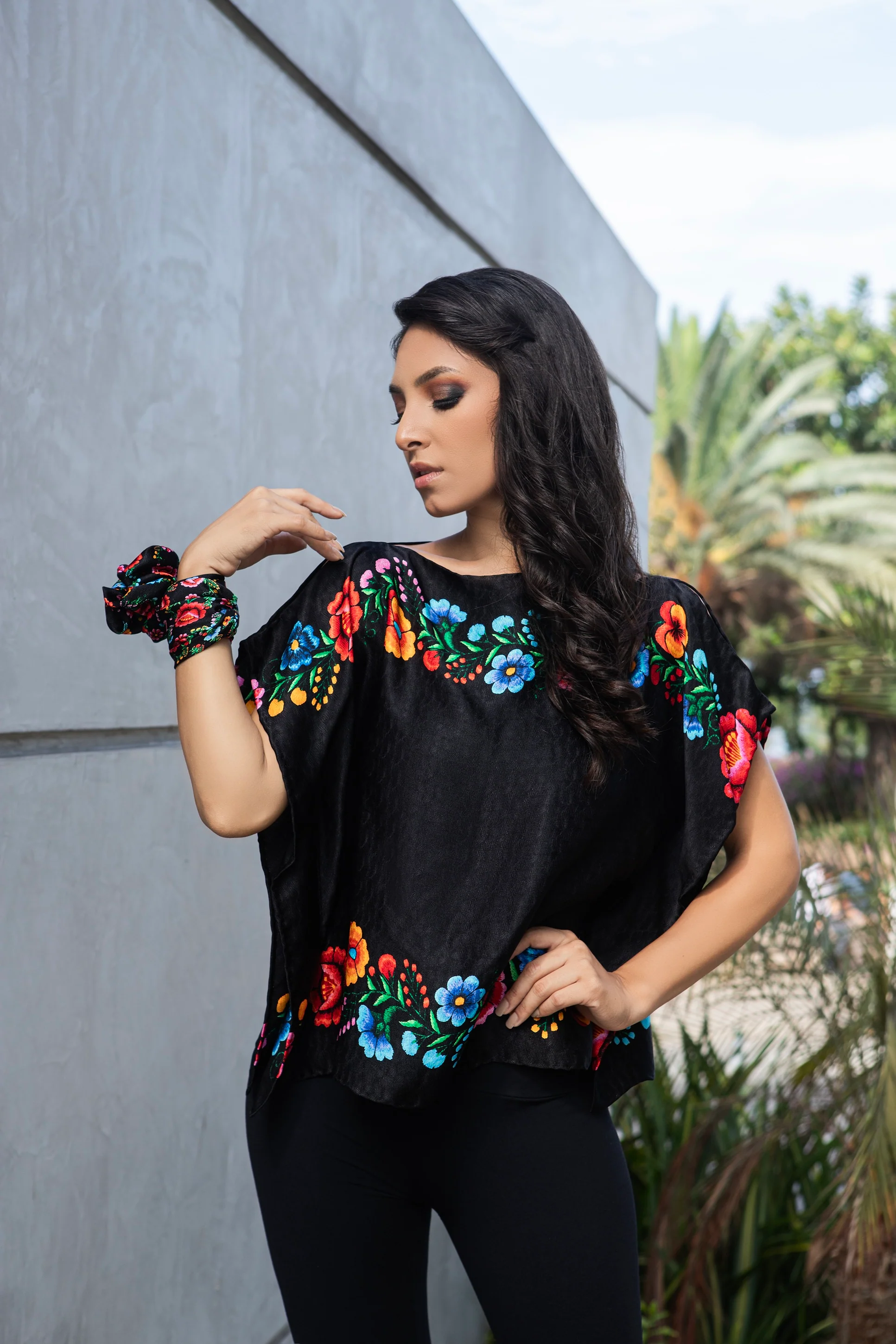 Blusa Valle Central con bordado andino